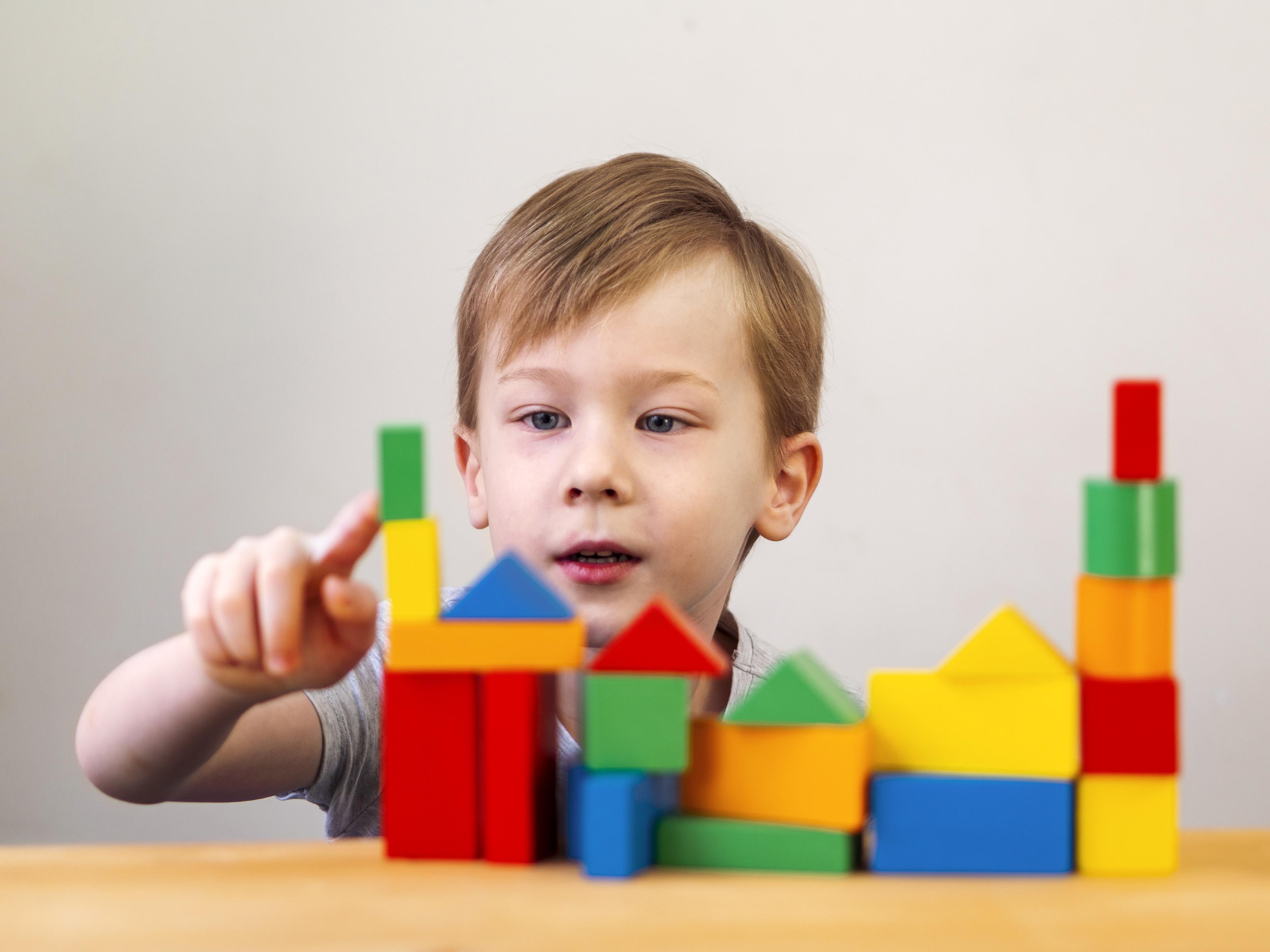 Magnetic tile building set